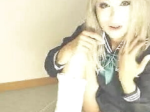 miinamiina school girl