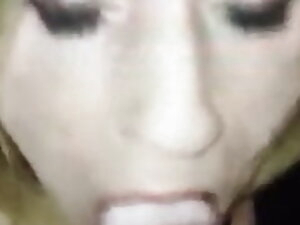 Jenyfer Trans avale sperme jus fait la pute a paris
